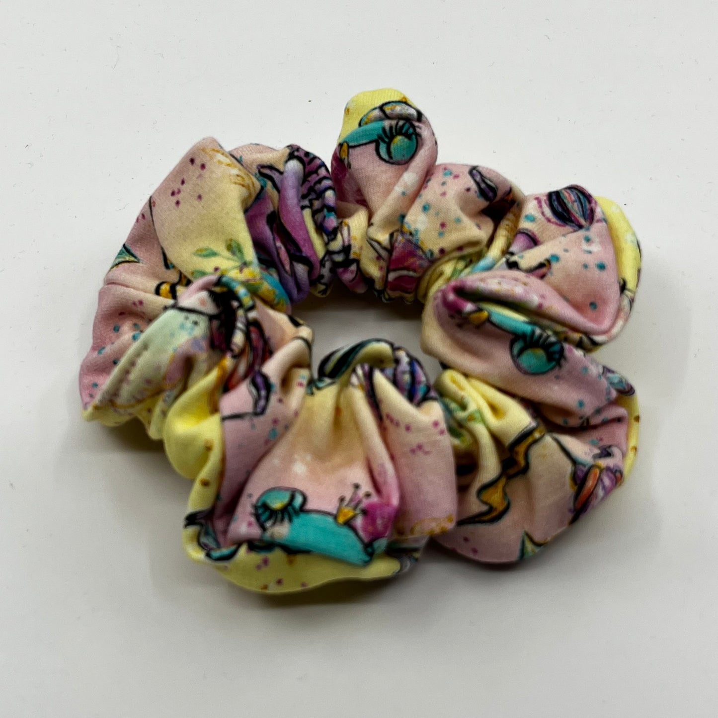 Rosa/gula feer scrunchie