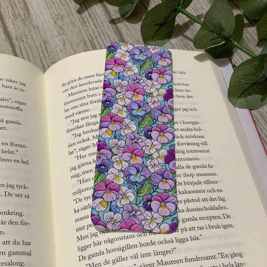 Lila violer bokmärke