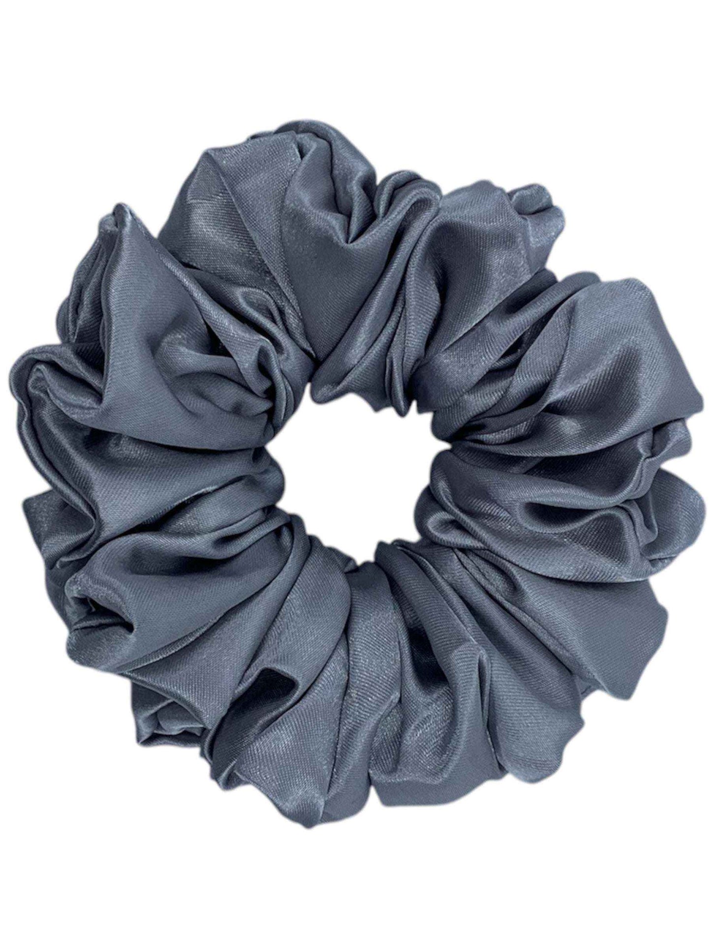 Ljusgrå satin scrunchie