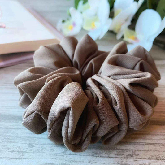 Brun chiffong scrunchie