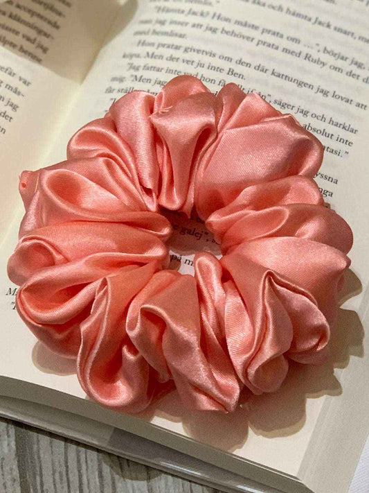 Laxrosa satin scrunchie
