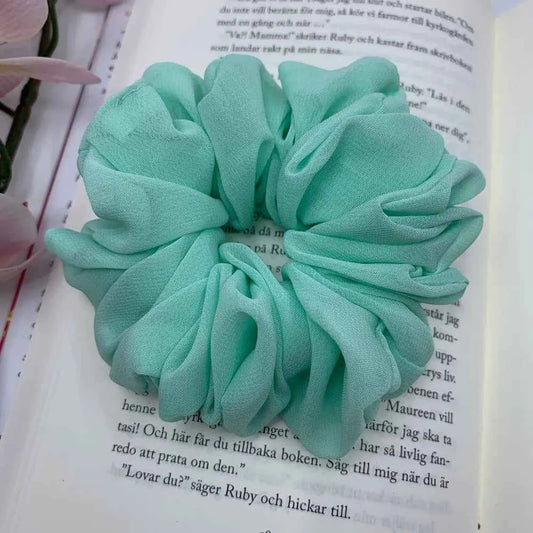 Mintgrön chiffong scrunchie