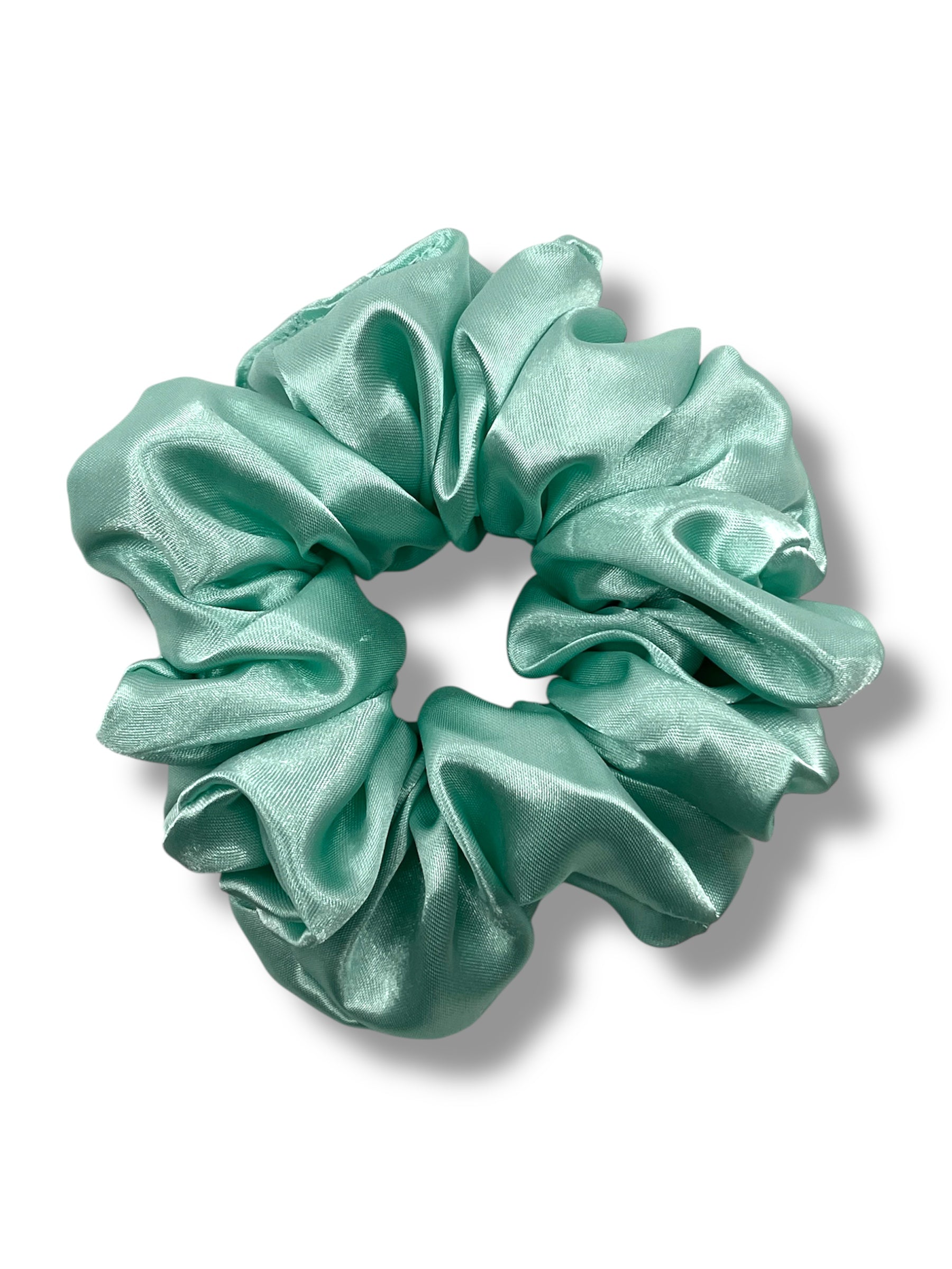 Mintgrön classic satin scrunchie