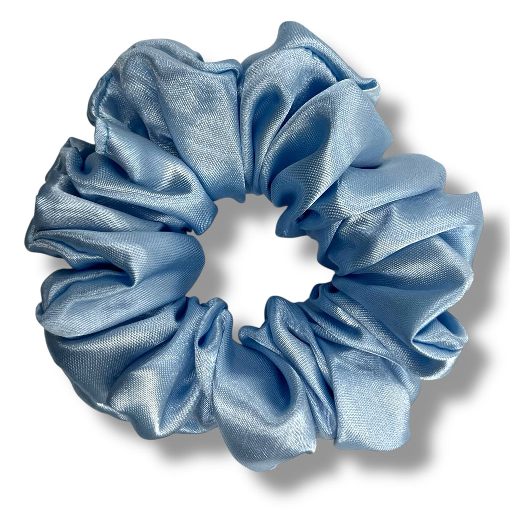 ljusblå classic satin scrunchie