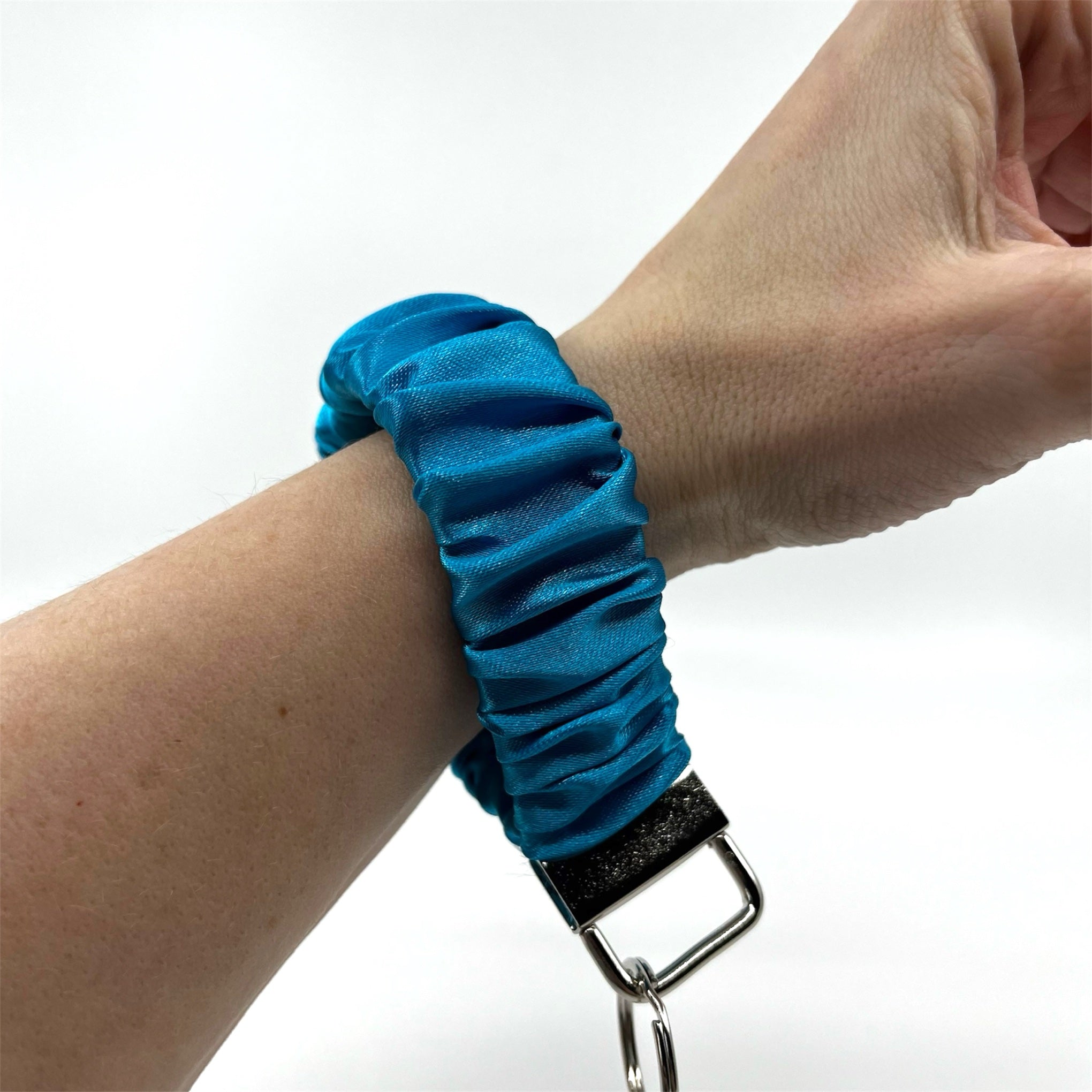 Turkos scrunchie nyckelring - Lilofant Design