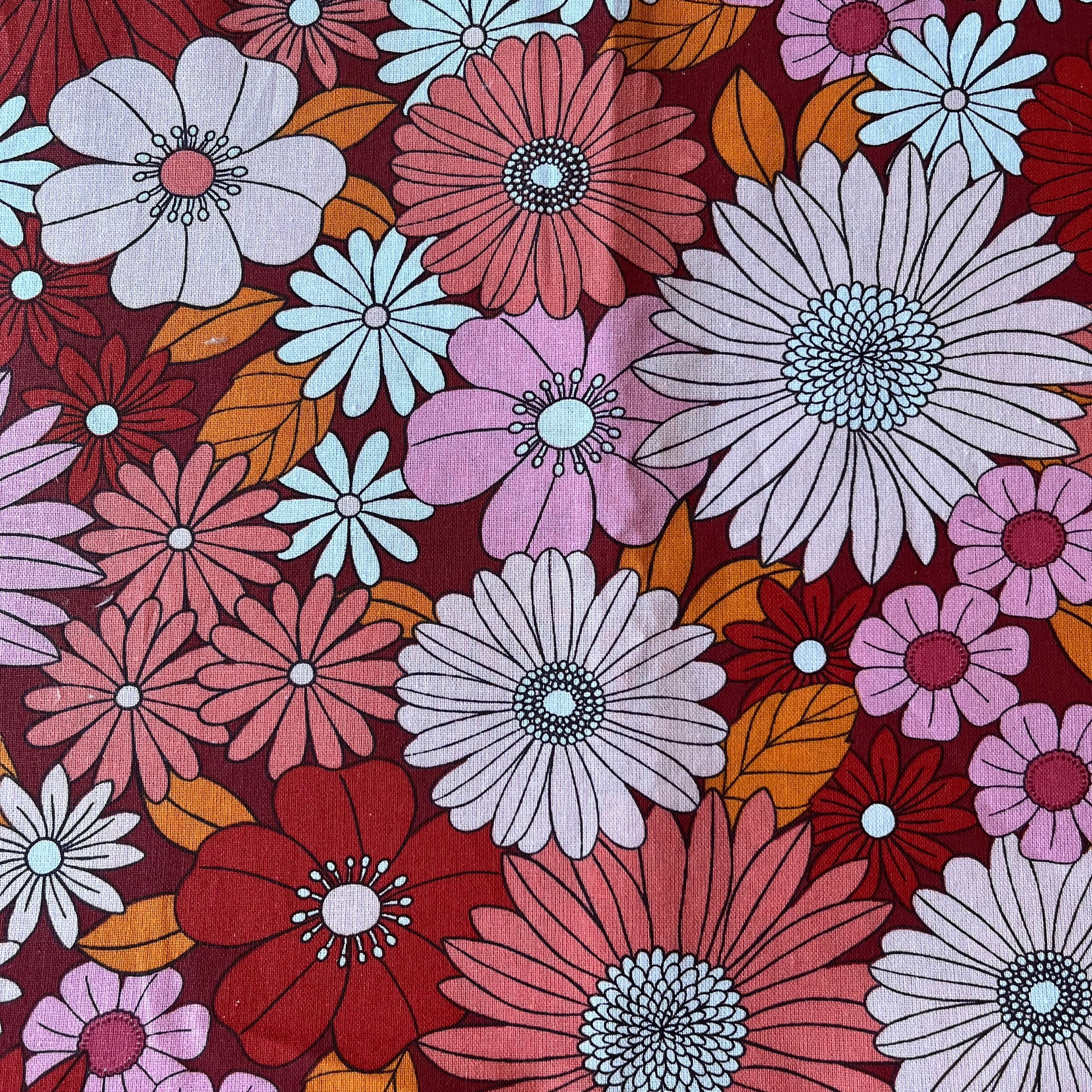 Röda blommor - bomullstyg - 0,5 meter