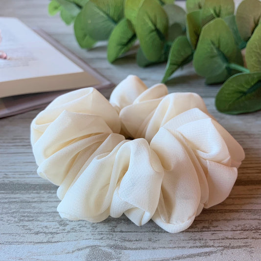 Champagne chiffong scrunchie - Lilofant Design