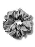 Grå classic satin scrunchie