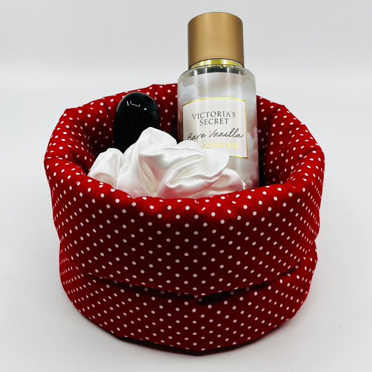 Röda prickar sminkkorg