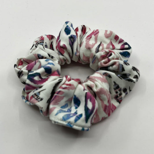 Rosa leopard scrunchie