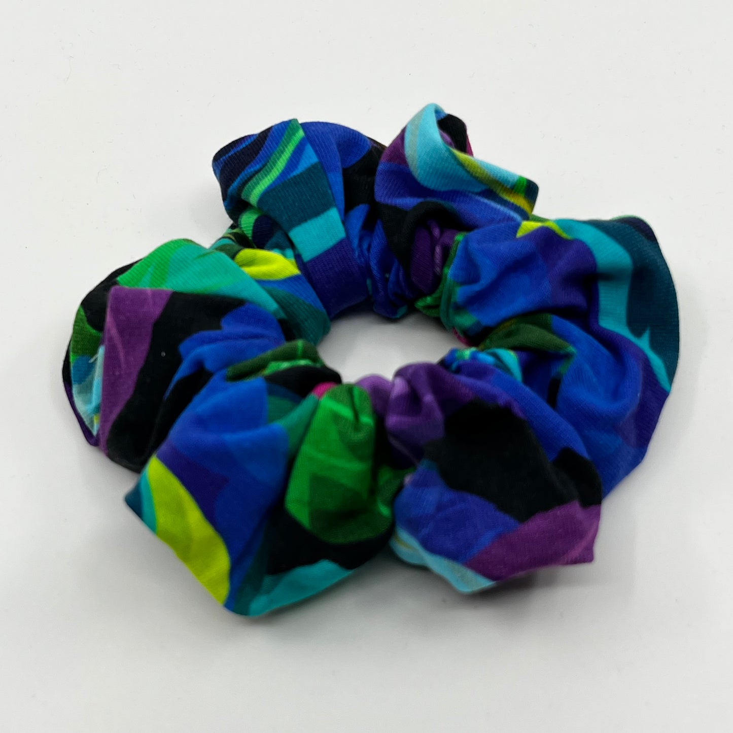 Färgglada rosor scrunchie