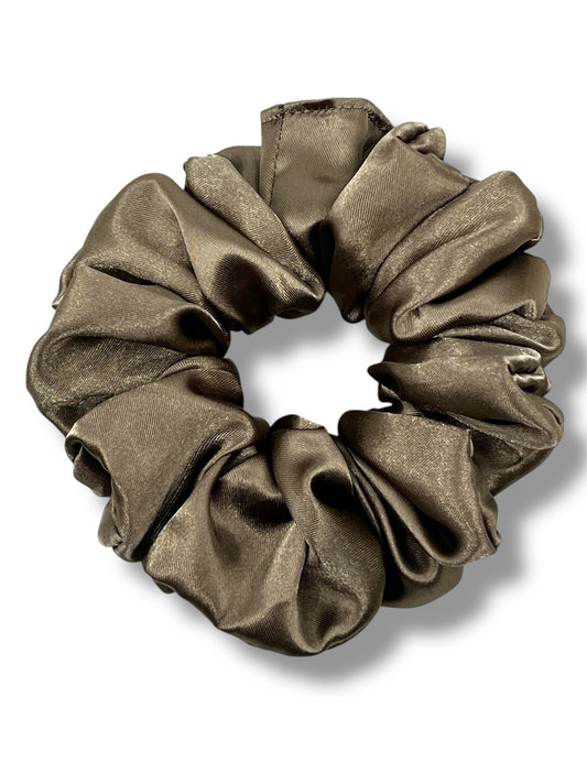 Mörk guld satin classic scrunchie
