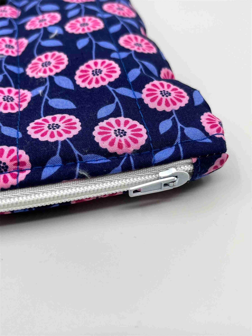 Blå med rosa blommor pocketfodral