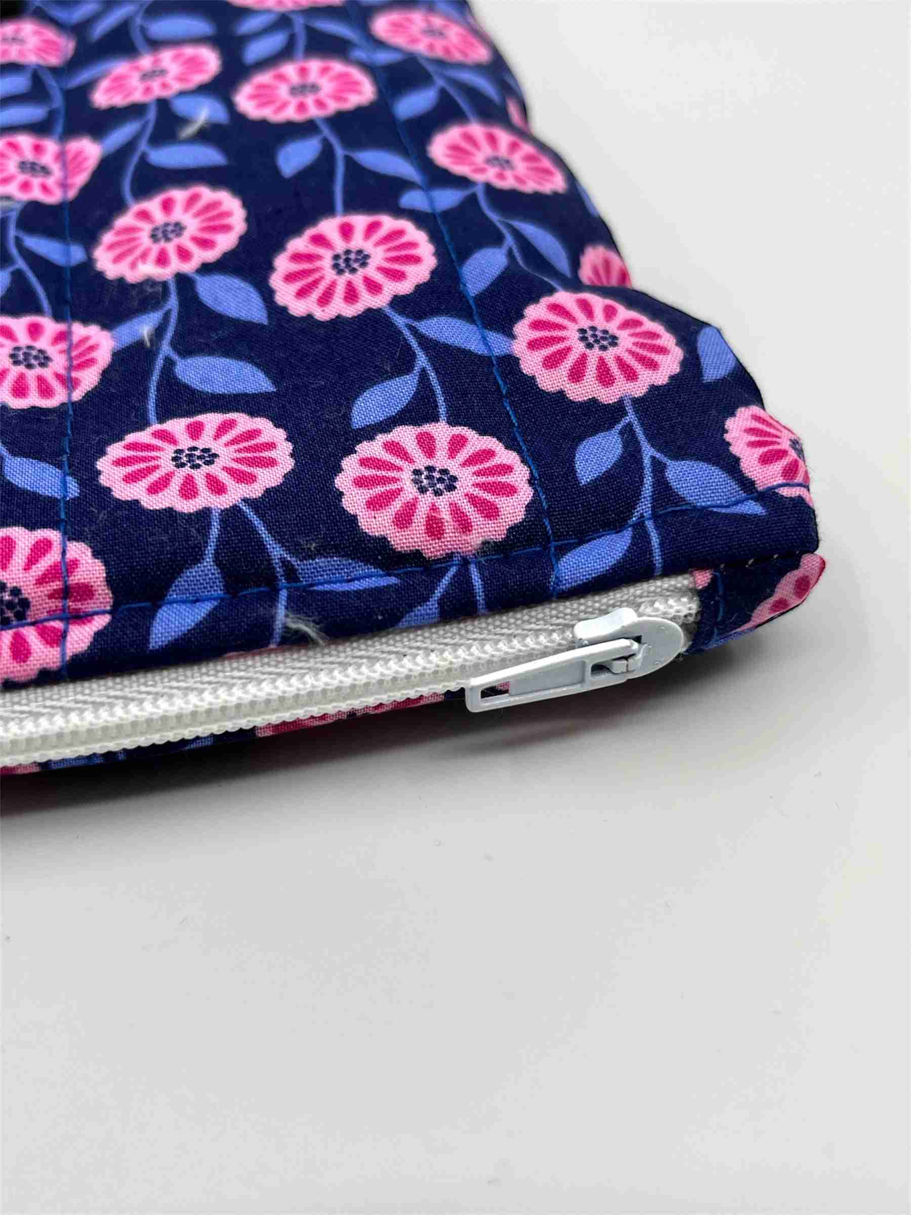 Blå med rosa blommor pocketfodral