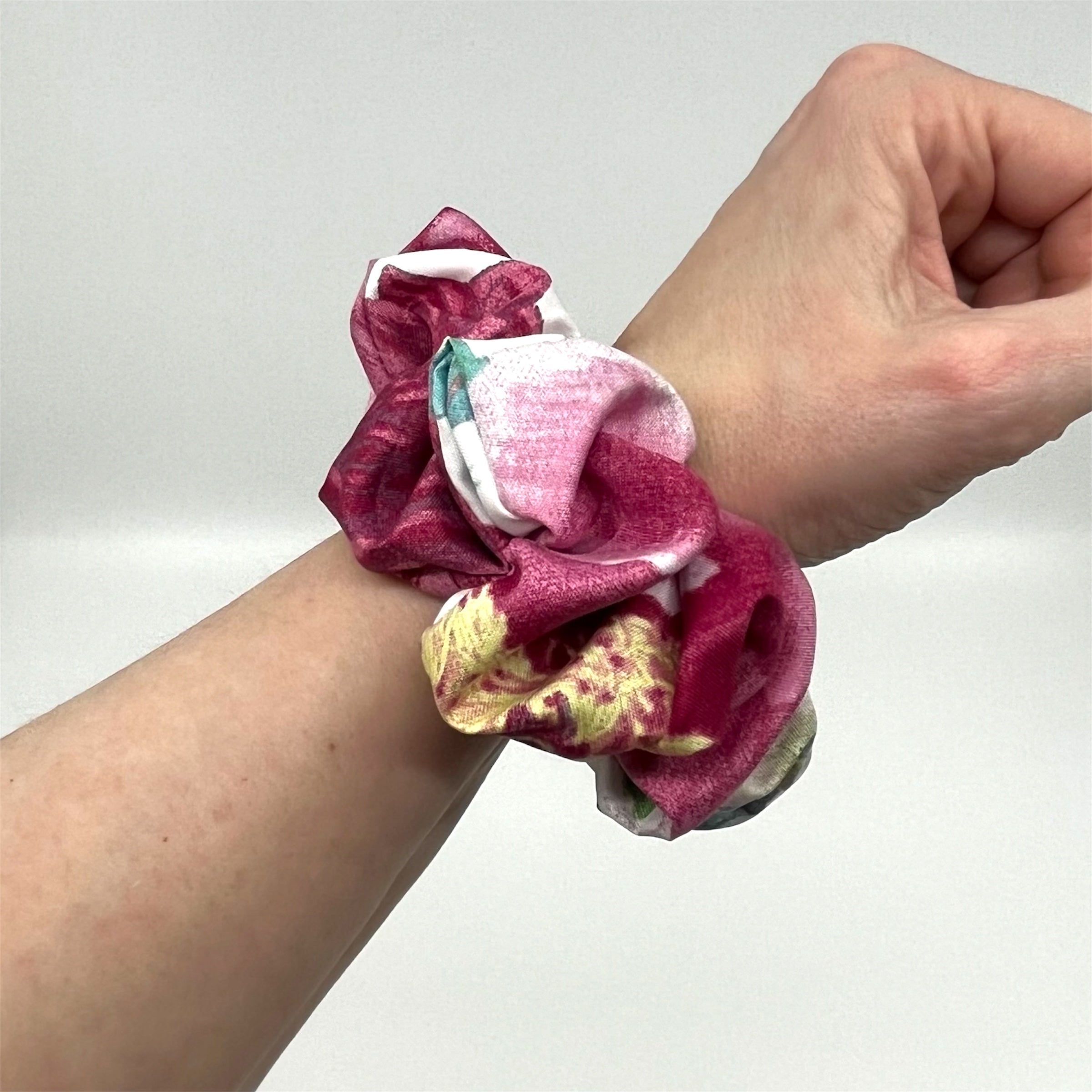 Amelia classic satin scrunchie - Lilofant Design