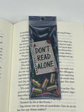 Don't read alone bokmärke