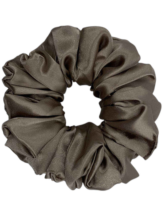 Ljusbrun satin scrunchie