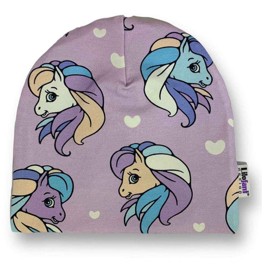 Lila ponies mössa