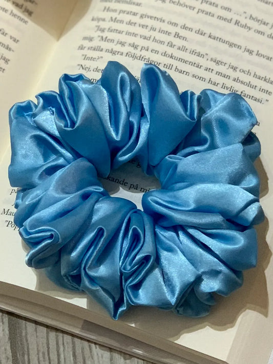 Aqua satin scrunchie - Lilofant Design
