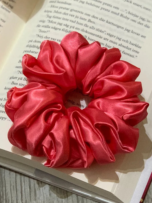 Korall satin scrunchie - Lilofant Design