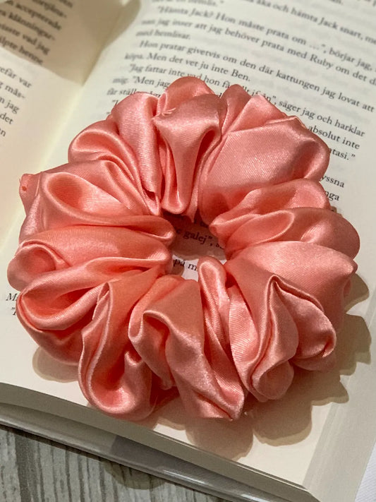 Laxrosa satin scrunchie - Lilofant Design