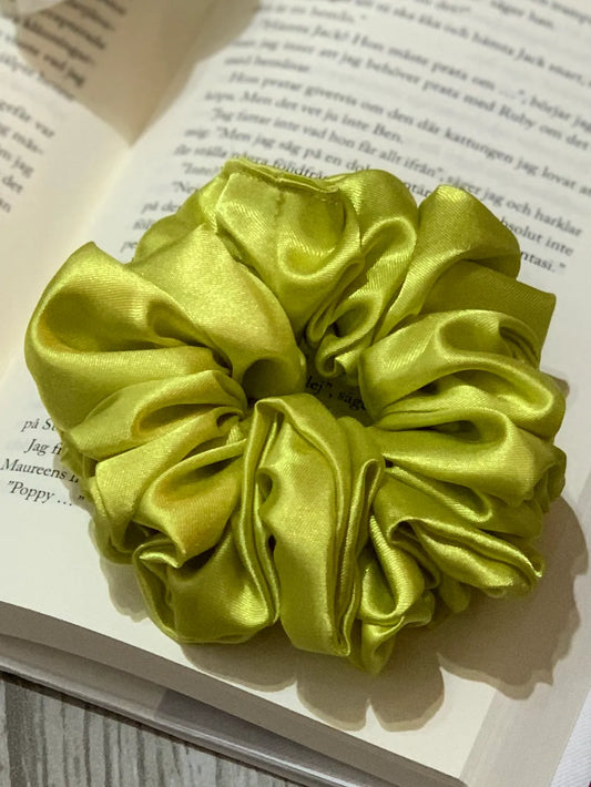 Lime satin scrunchie - Lilofant Design