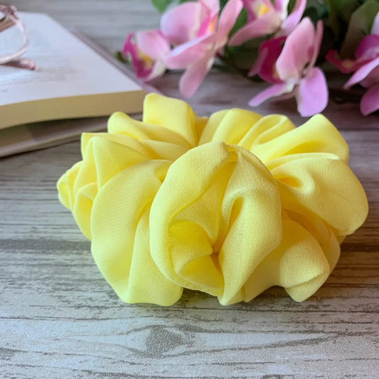 Ljusgul chiffong scrunchie - Lilofant Design